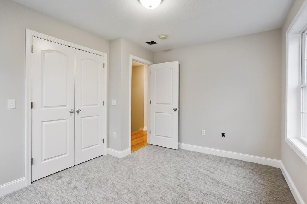 152 Ambrose Street Springfield, MA 01109 - Photo 22 of 27
