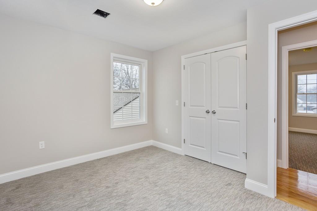 152 Ambrose Street Springfield, MA 01109 - Photo 23 of 27