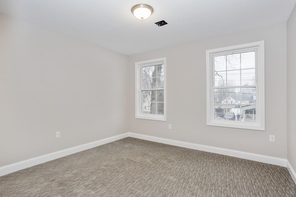 152 Ambrose Street Springfield, MA 01109 - Photo 24 of 27