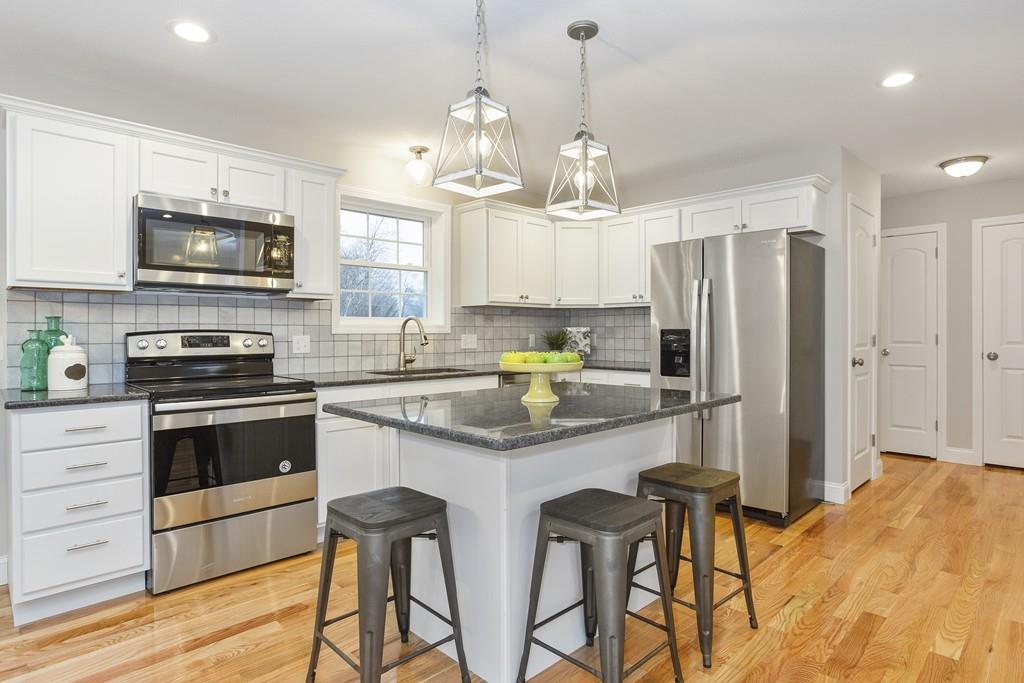 152 Ambrose Street Springfield, MA 01109 - Photo 8 of 27