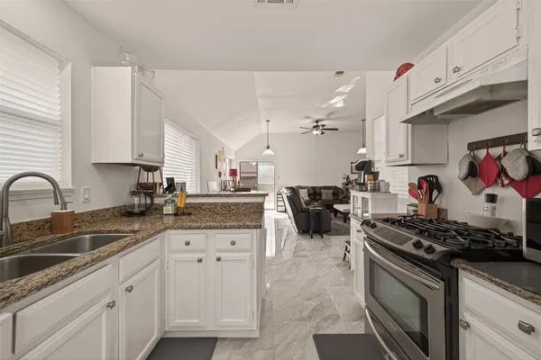 $1,850 | 21067 Southern Colony Court, Katy, TX 77449