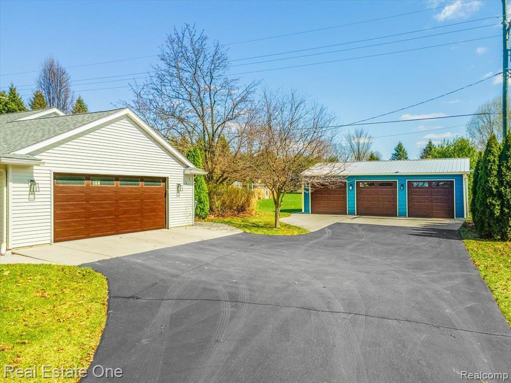 2885 County Farm Road Howell, MI 48843 - Photo 6 of 49