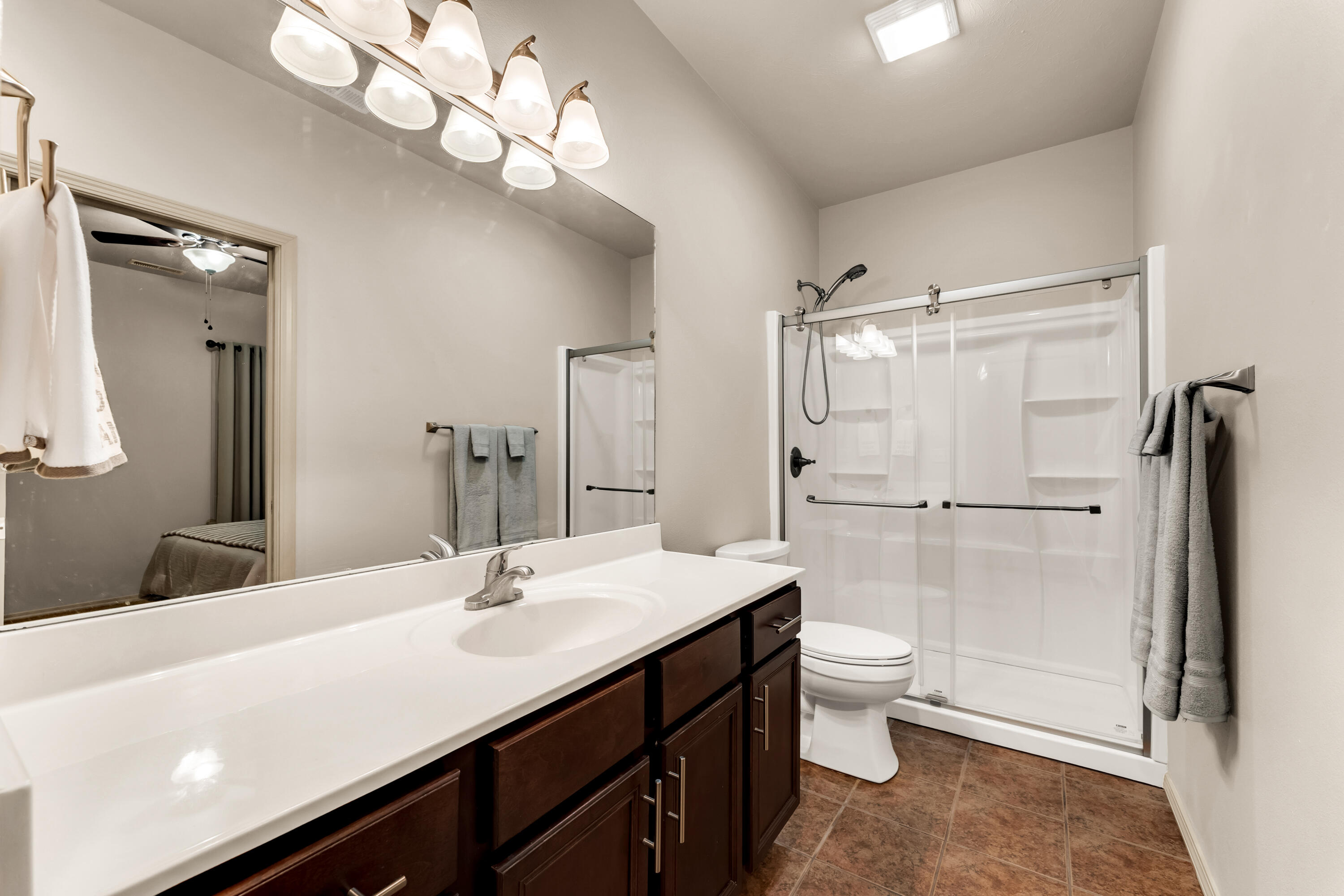 1261 Golf Drive, Unit 2 Reeds Spring, MO 65737 - Photo 40 of 72 2nd Bathroom