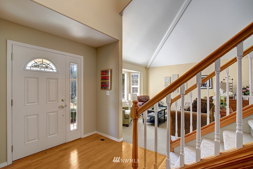 18026 69th Place West Edmonds, WA 98026 - Photo 3 of 20 Gallery Image 3