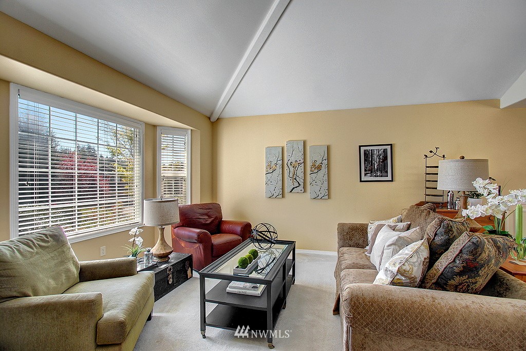 18026 69th Place West Edmonds, WA 98026 - Photo 4 of 20 Gallery Image 4