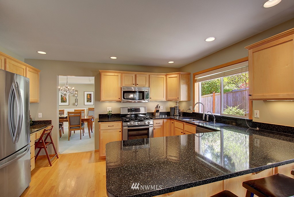 18026 69th Place West Edmonds, WA 98026 - Photo 8 of 20 Gallery Image 8