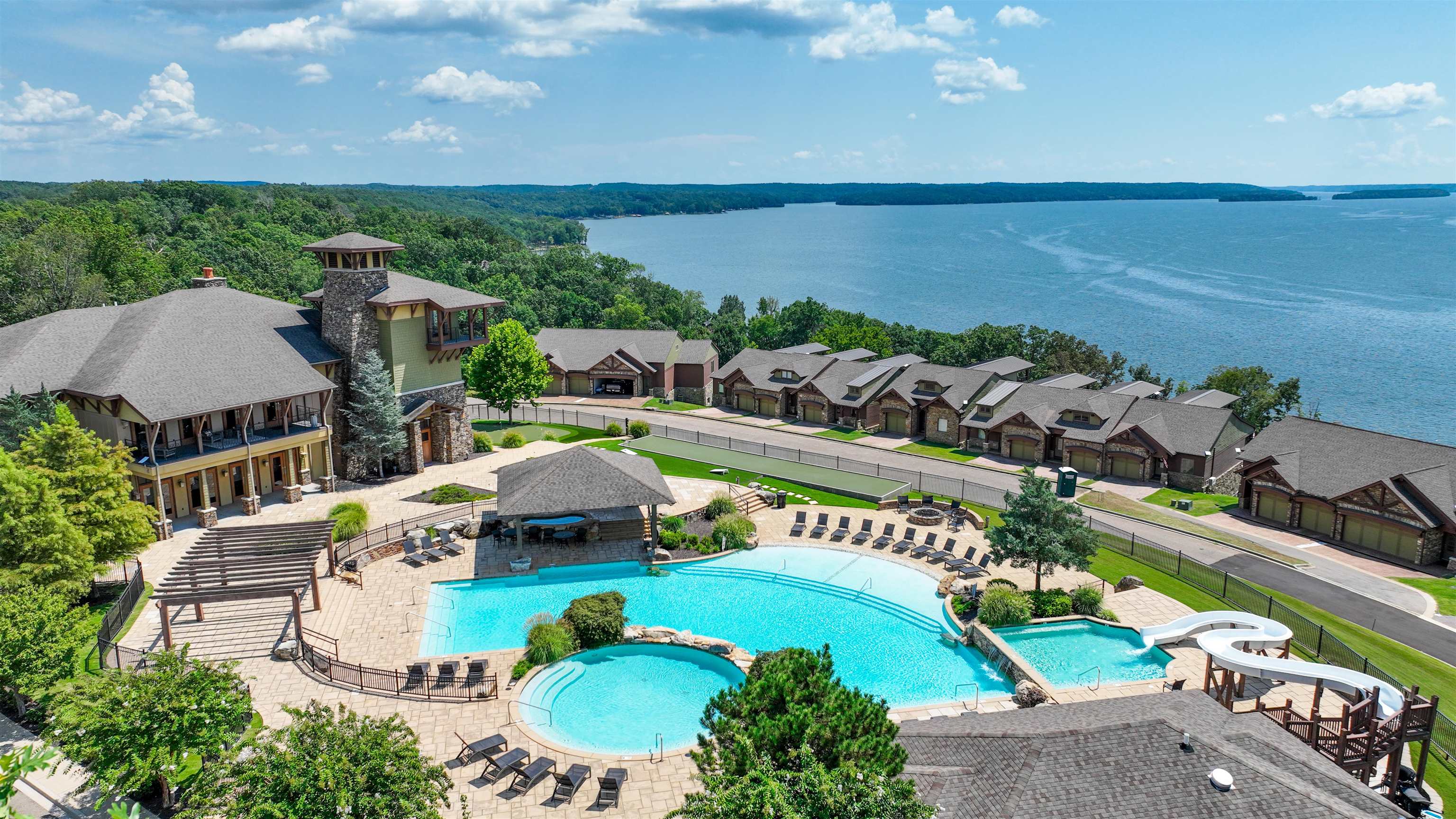 540 Breathtaking Loop Savannah, TN 38372 - Photo 35 of 40 a aerial view of a house with outdoor space swimming pool and outdoor seating