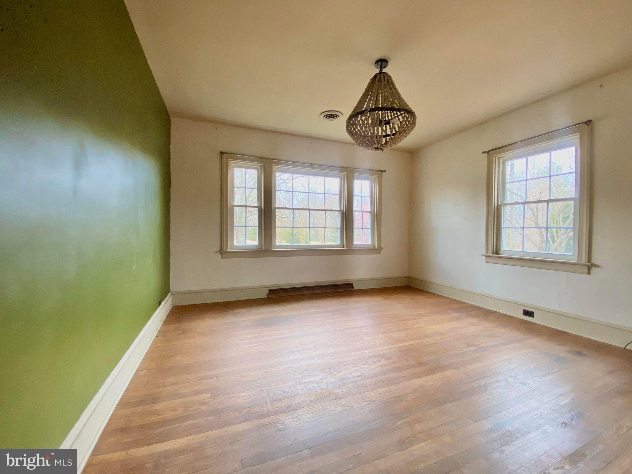 17088 Old Ridge Road Montpelier, VA 23192 - Photo 17 of 38 an empty room with windows and closet