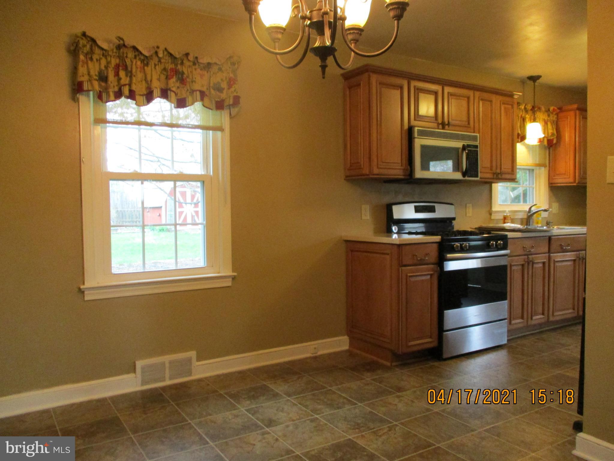 389 Waters Road York, PA 17403 - Photo 11 of 40