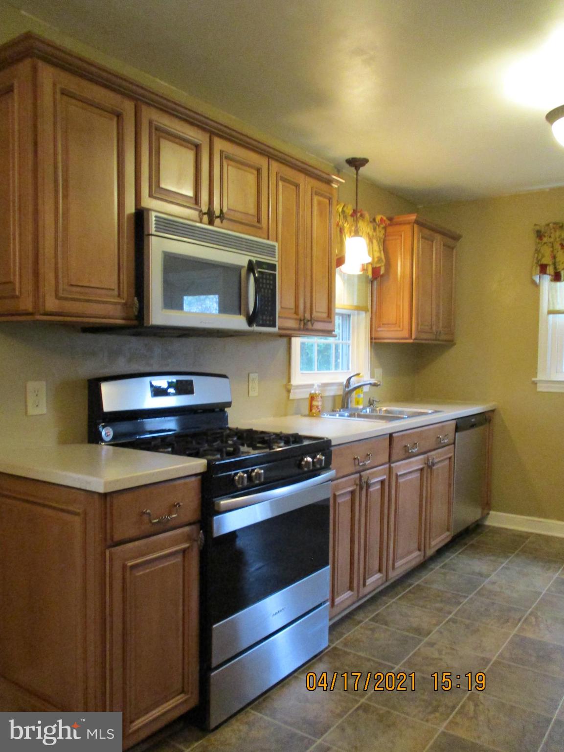 389 Waters Road York, PA 17403 - Photo 12 of 40