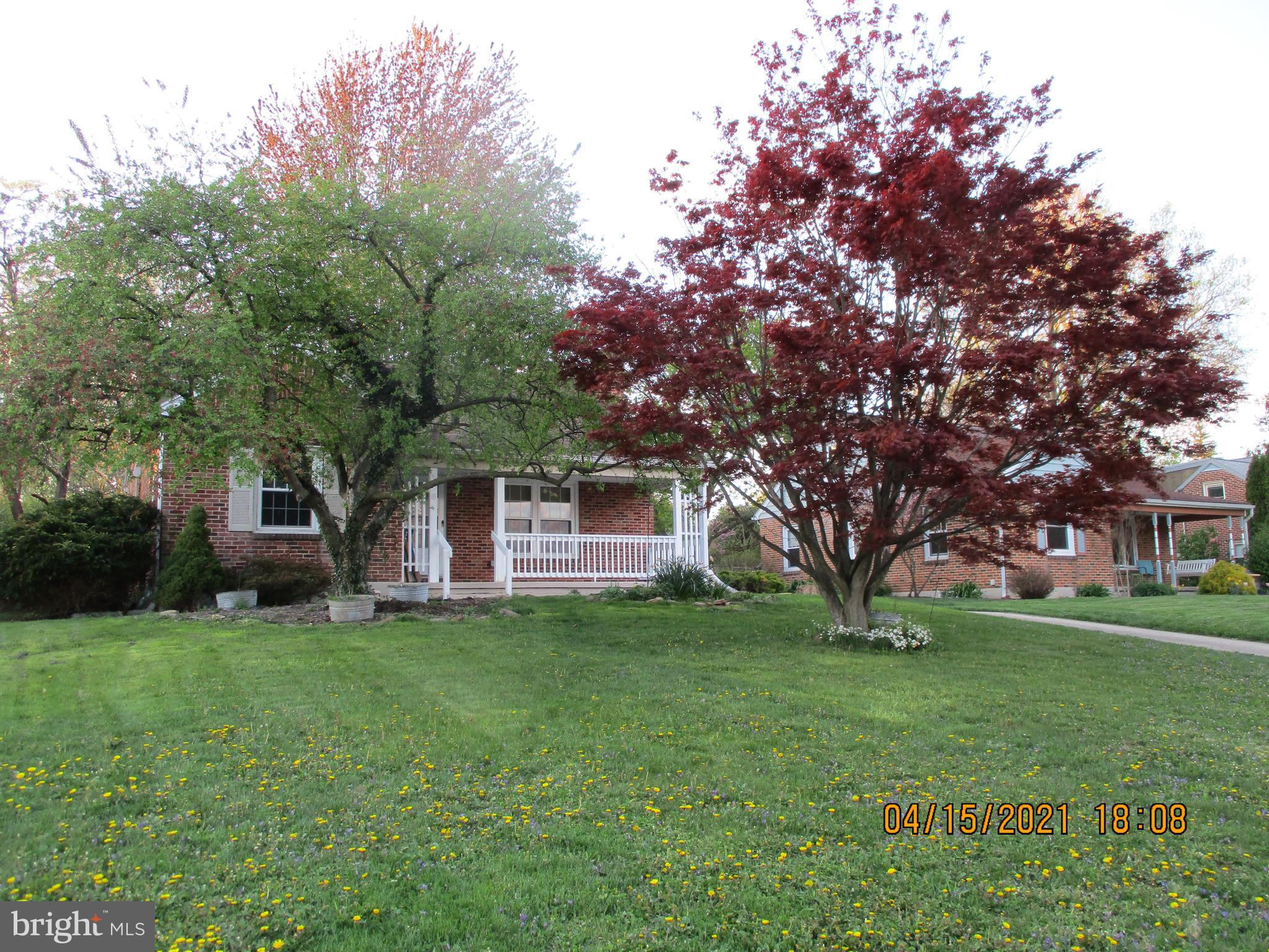389 Waters Road York, PA 17403 - Photo 3 of 40