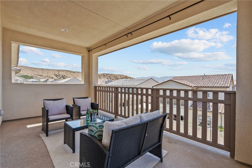 18138 Tableau Way Saugus, CA 91350 - Photo 37 of 46