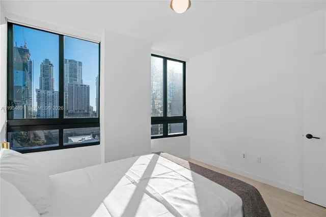 $875,000 | 225 North Miami Avenue, Unit 1405, Miami, FL 33128