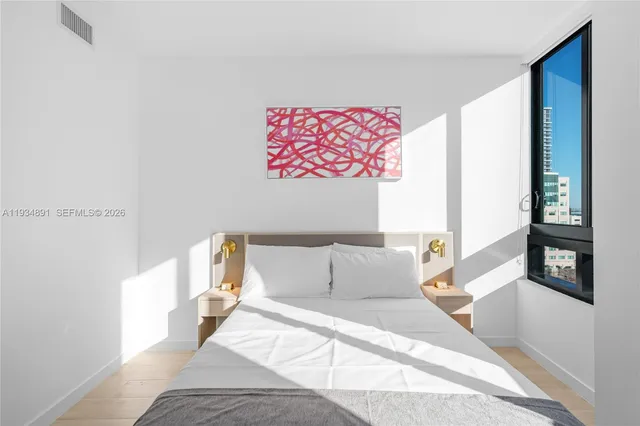 $875,000 | 225 North Miami Avenue, Unit 1405, Miami, FL 33128