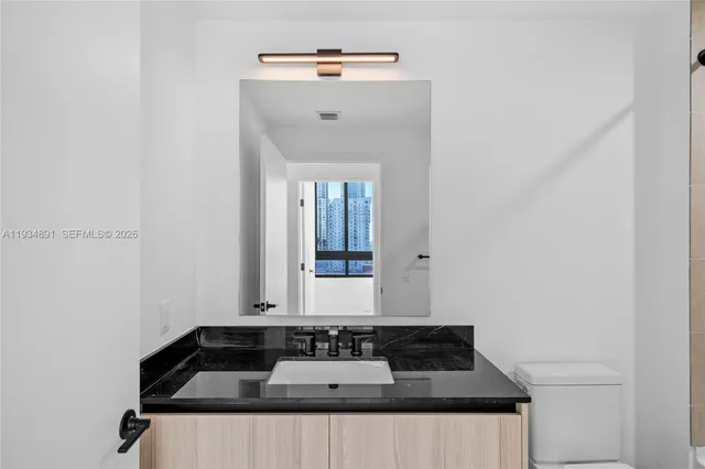 $875,000 | 225 North Miami Avenue, Unit 1405, Miami, FL 33128