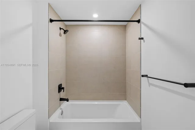 $875,000 | 225 North Miami Avenue, Unit 1405, Miami, FL 33128