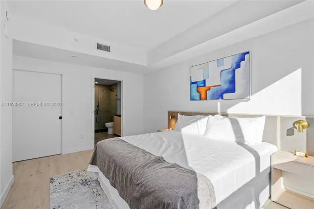 $875,000 | 225 North Miami Avenue, Unit 1405, Miami, FL 33128