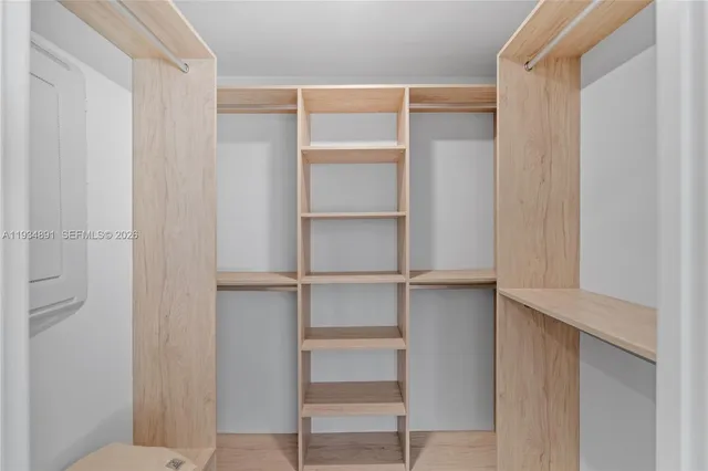 $875,000 | 225 North Miami Avenue, Unit 1405, Miami, FL 33128