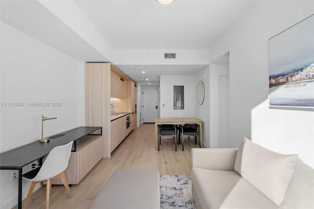 $875,000 | 225 North Miami Avenue, Unit 1405, Miami, FL 33128