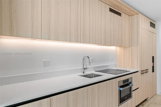 $875,000 | 225 North Miami Avenue, Unit 1405, Miami, FL 33128