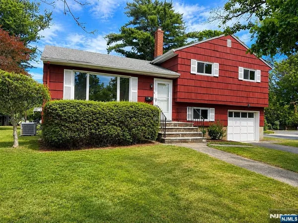 $5,800 | 6 Rose Court, Closter, NJ 07624