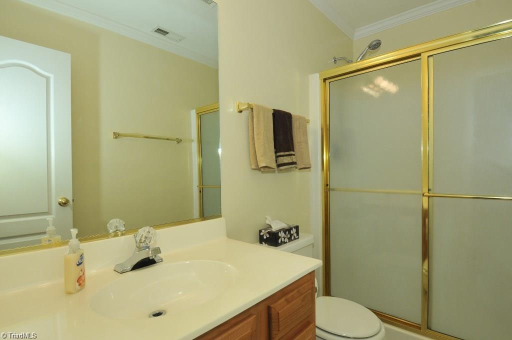 128 Troonsway Road Winston-Salem, NC 27127 - Photo 4 of 11