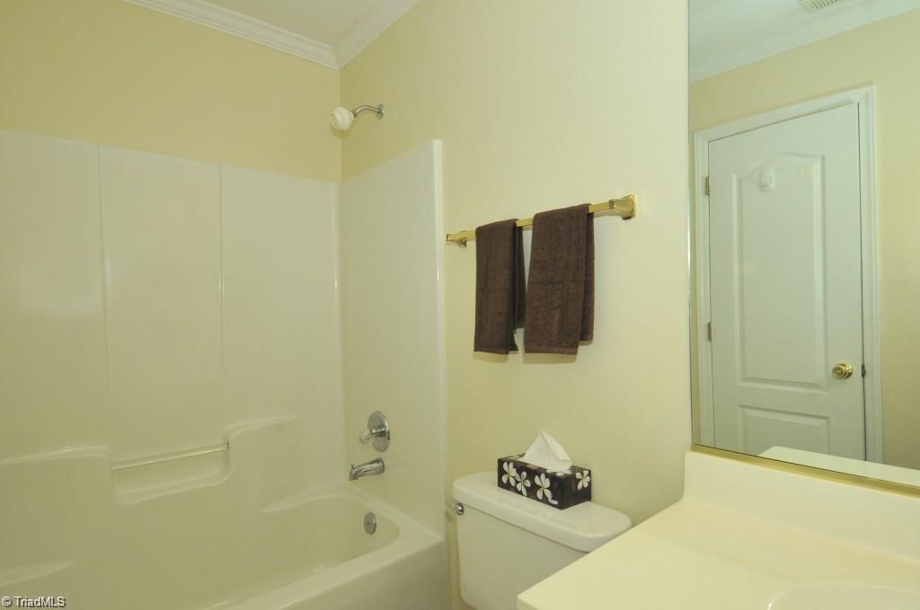 128 Troonsway Road Winston-Salem, NC 27127 - Photo 5 of 11