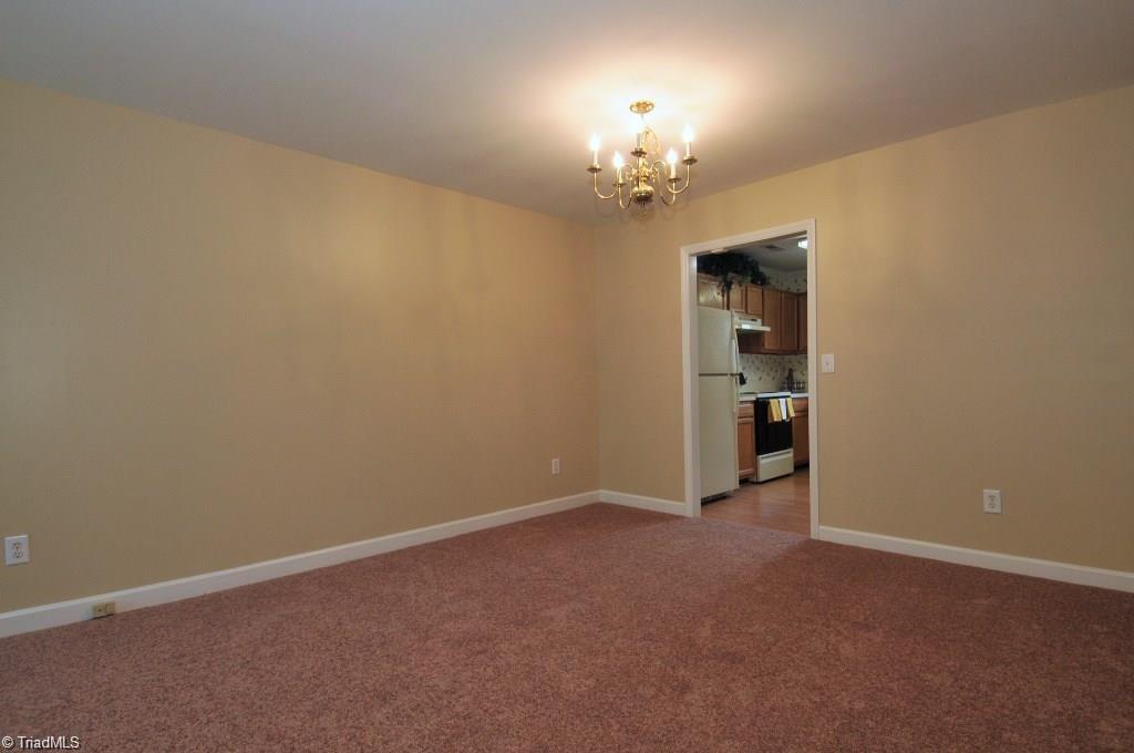 128 Troonsway Road Winston-Salem, NC 27127 - Photo 6 of 11