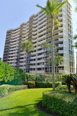 a view of a tall building