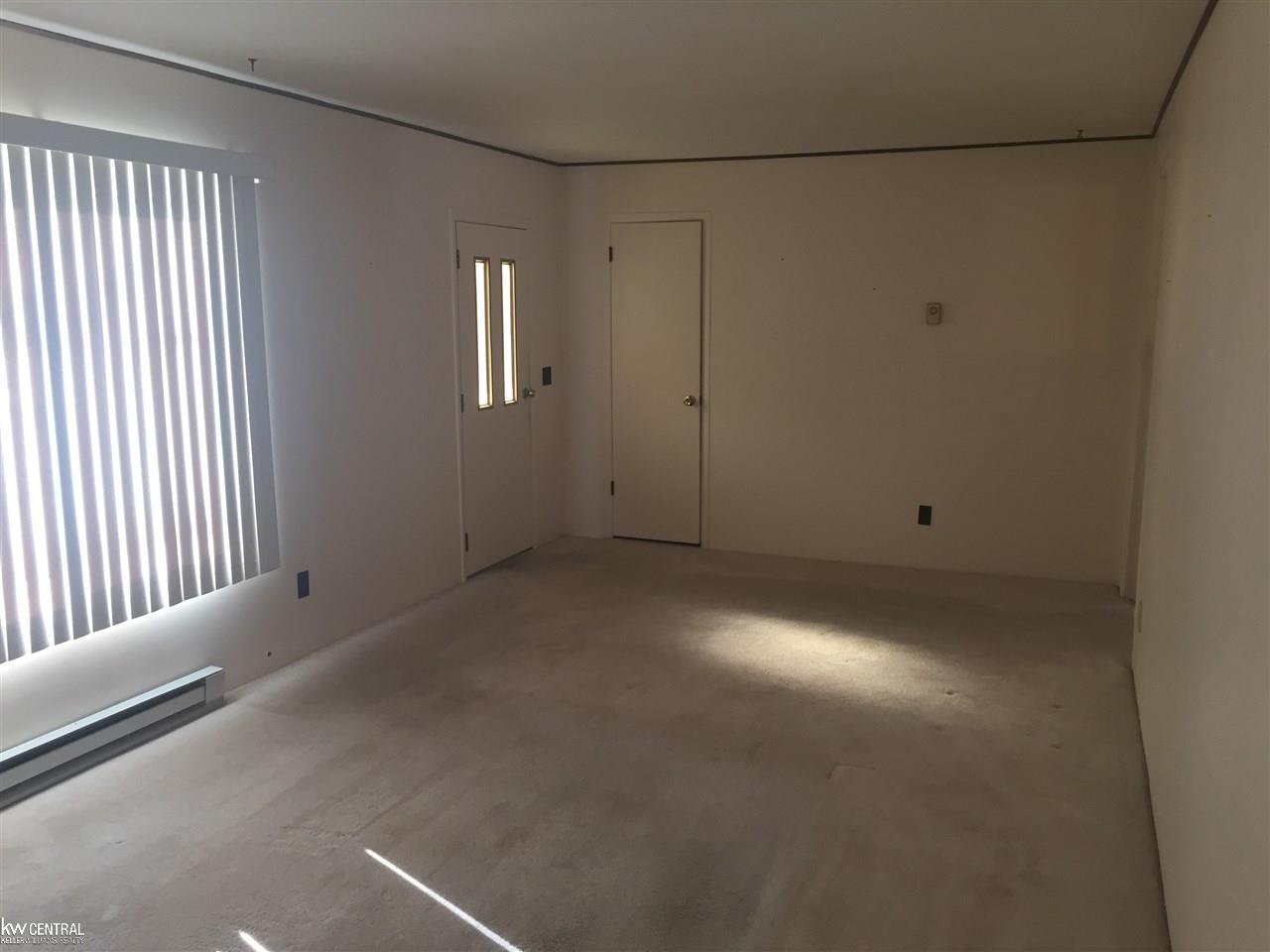 2355 Durham Road Utica, MI 48317 - Photo 9 of 22 31276371-8.JPG
