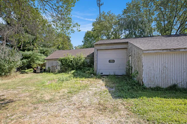 $270,000 | 300 Cleveland Street, Chelsea, MI 48118