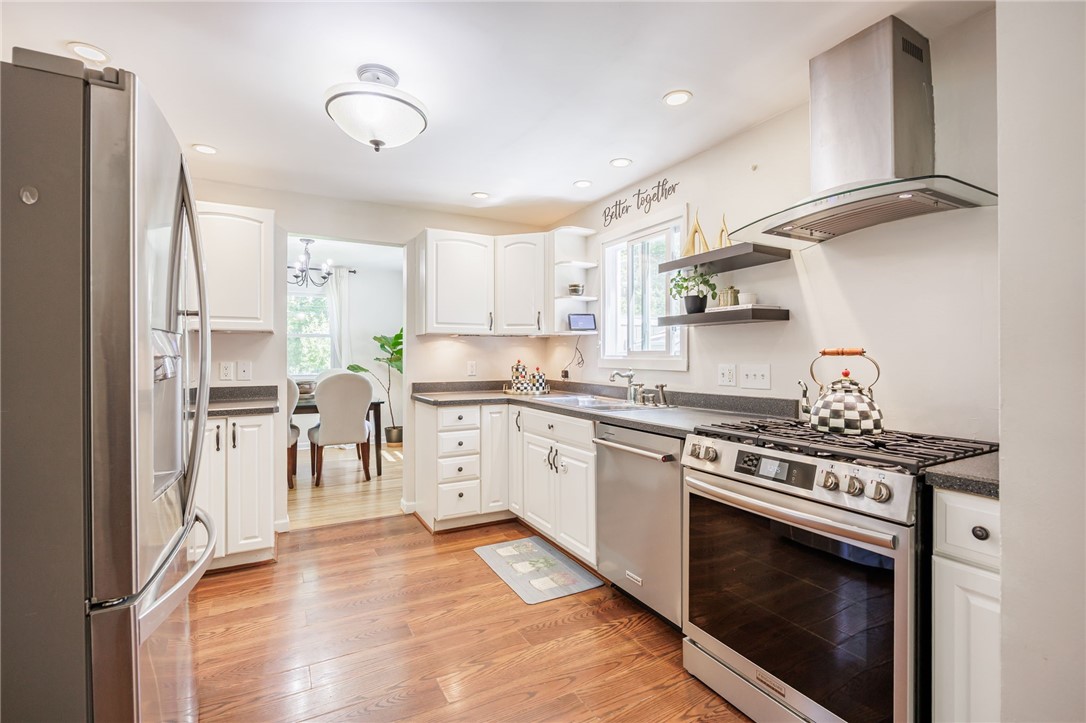 315 Eaton Road Irondequoit, NY 14617 - Photo 3 of 45