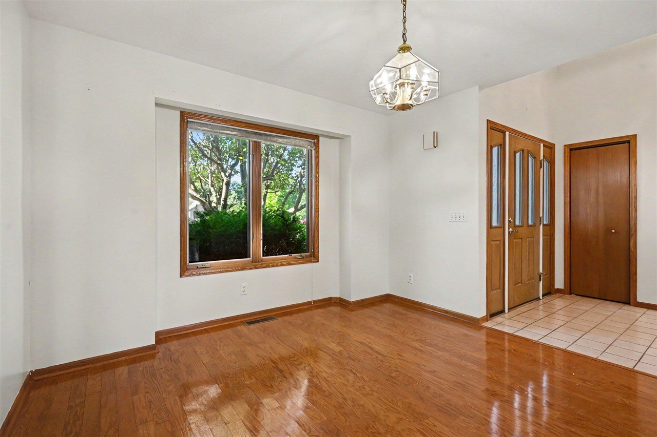 14 Blue Stone Ridge Battle Creek, MI 49014 - Photo 9 of 33