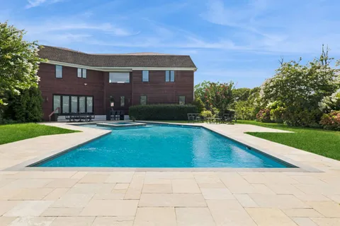 $2,995,000 | 89 Old Canoe Place Road, Hampton Bays, NY 11946