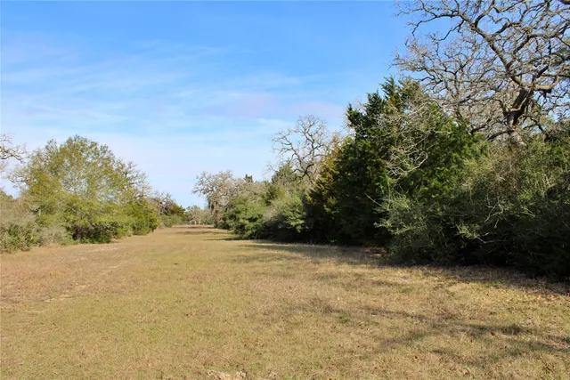 $250,000 | 4 Lobo Lane, Columbus, TX 78934