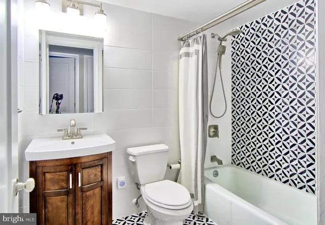 $220,000 | 12 Stonehenge Circle, Unit 125, Baltimore, MD 21208