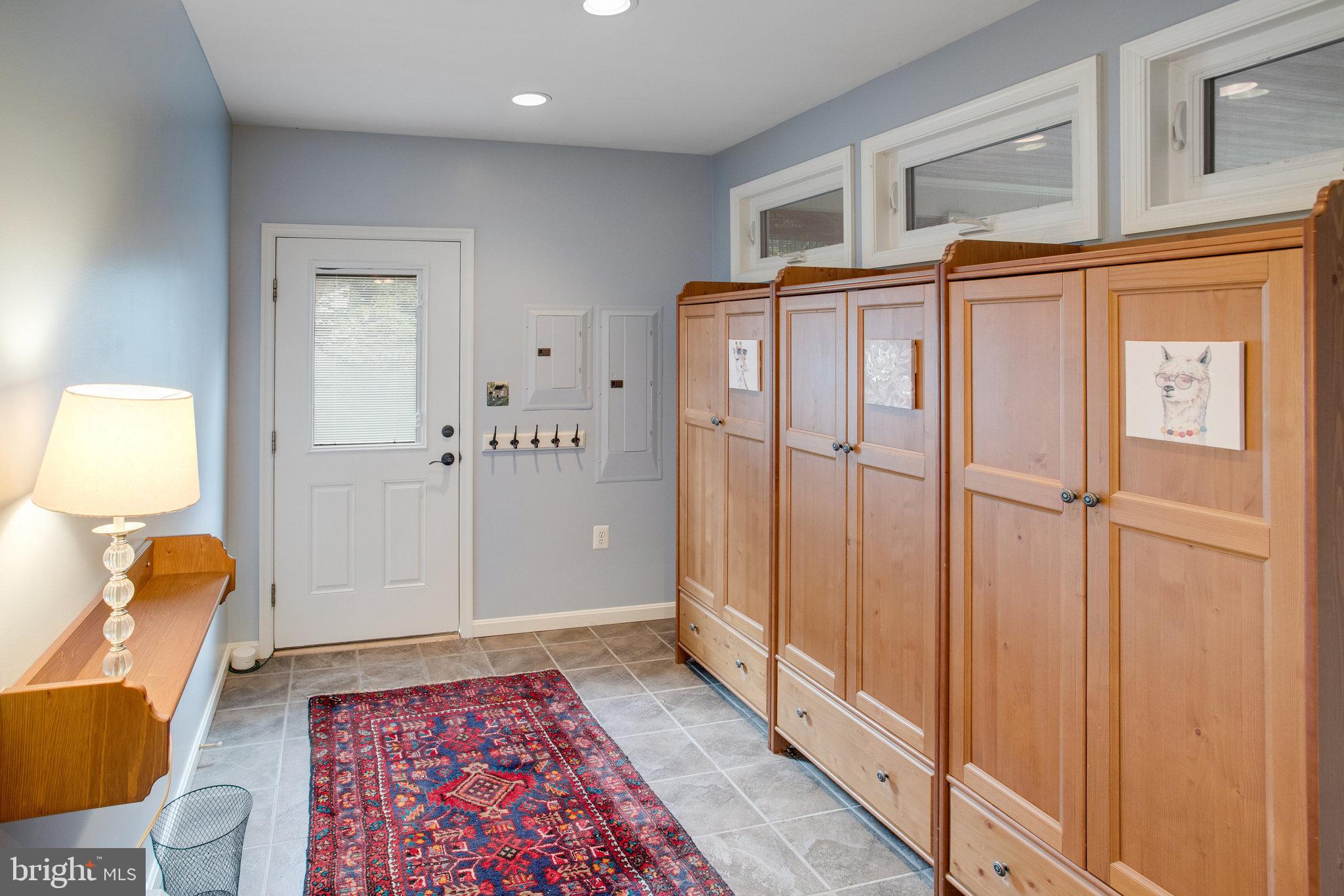 10704 Montgomery Drive Manassas, VA 20111 - Photo 16 of 53 Mudroom with storage