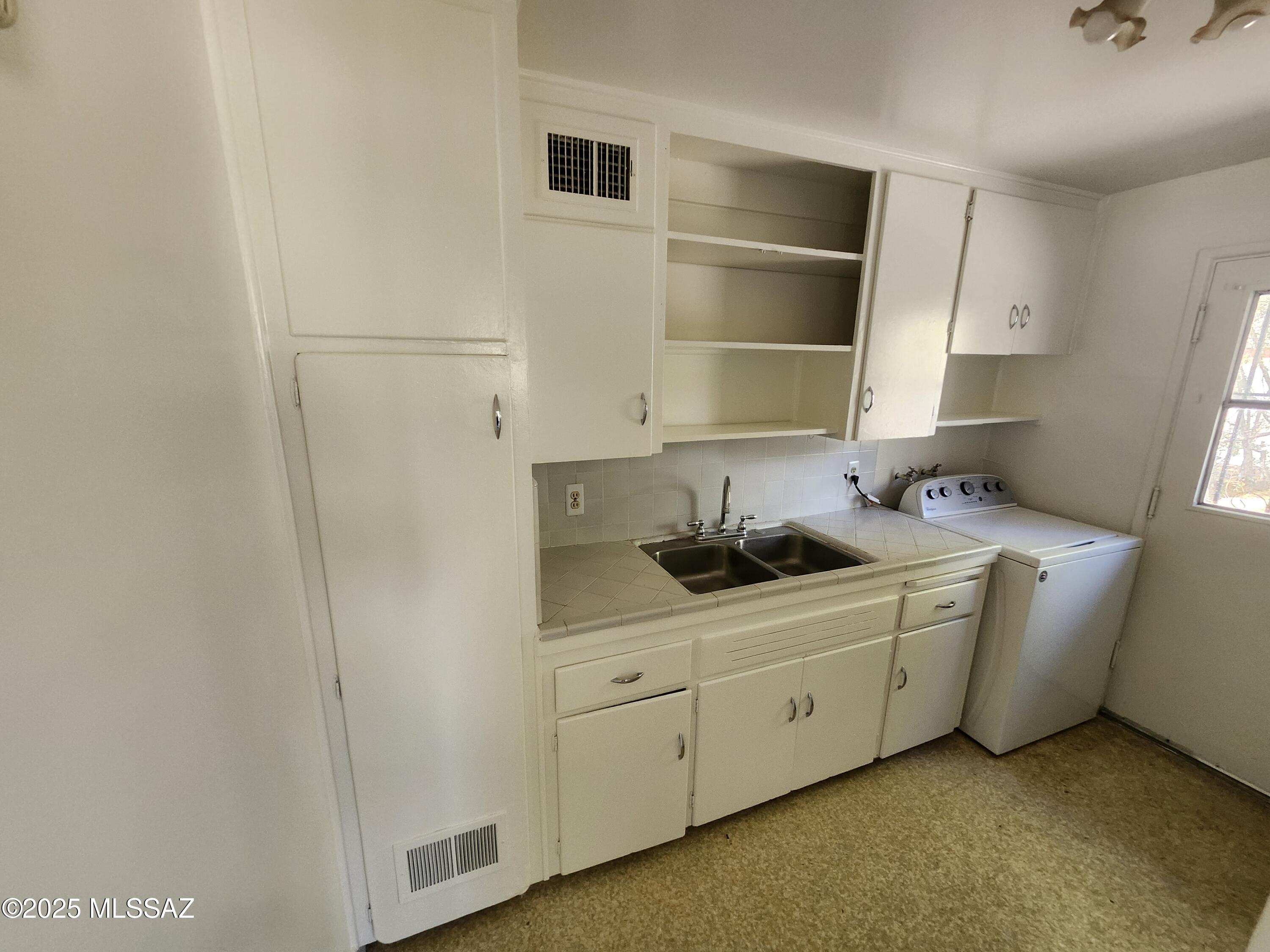 2713 East Fort Lowell Road Tucson, AZ 85716 - Photo 8 of 18
