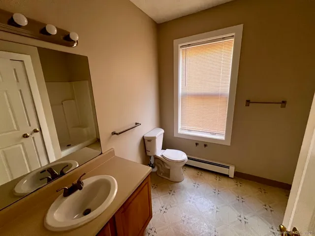 $2,500 | 24 Mortson Street, Hartford, CT 06106