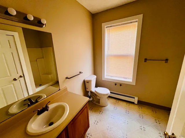 $2,500 | 24 Mortson Street, Hartford, CT 06106