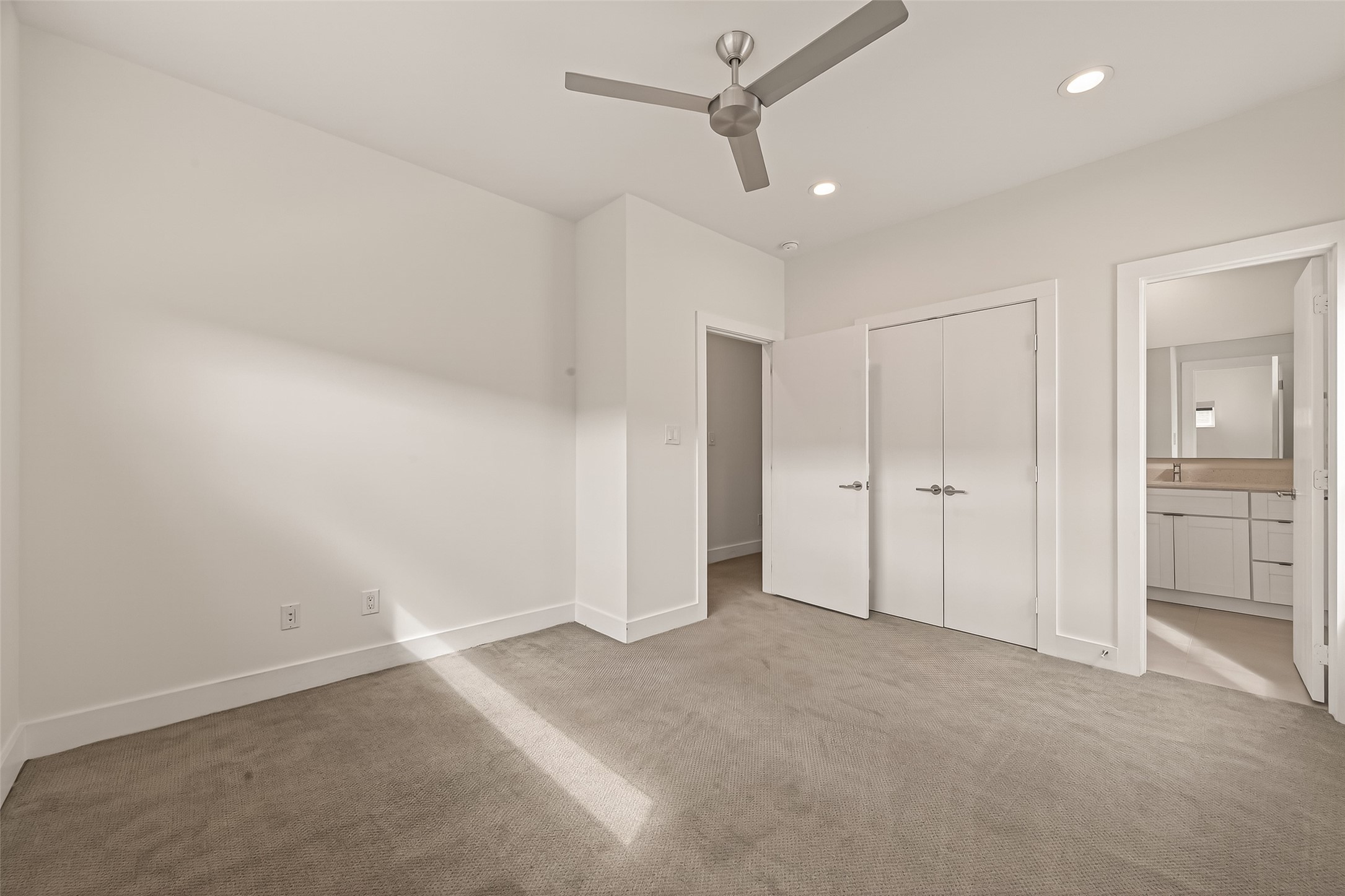 5505 Robusto Place Houston, TX 77091 - Photo 24 of 49 an empty room with a empty space and windows