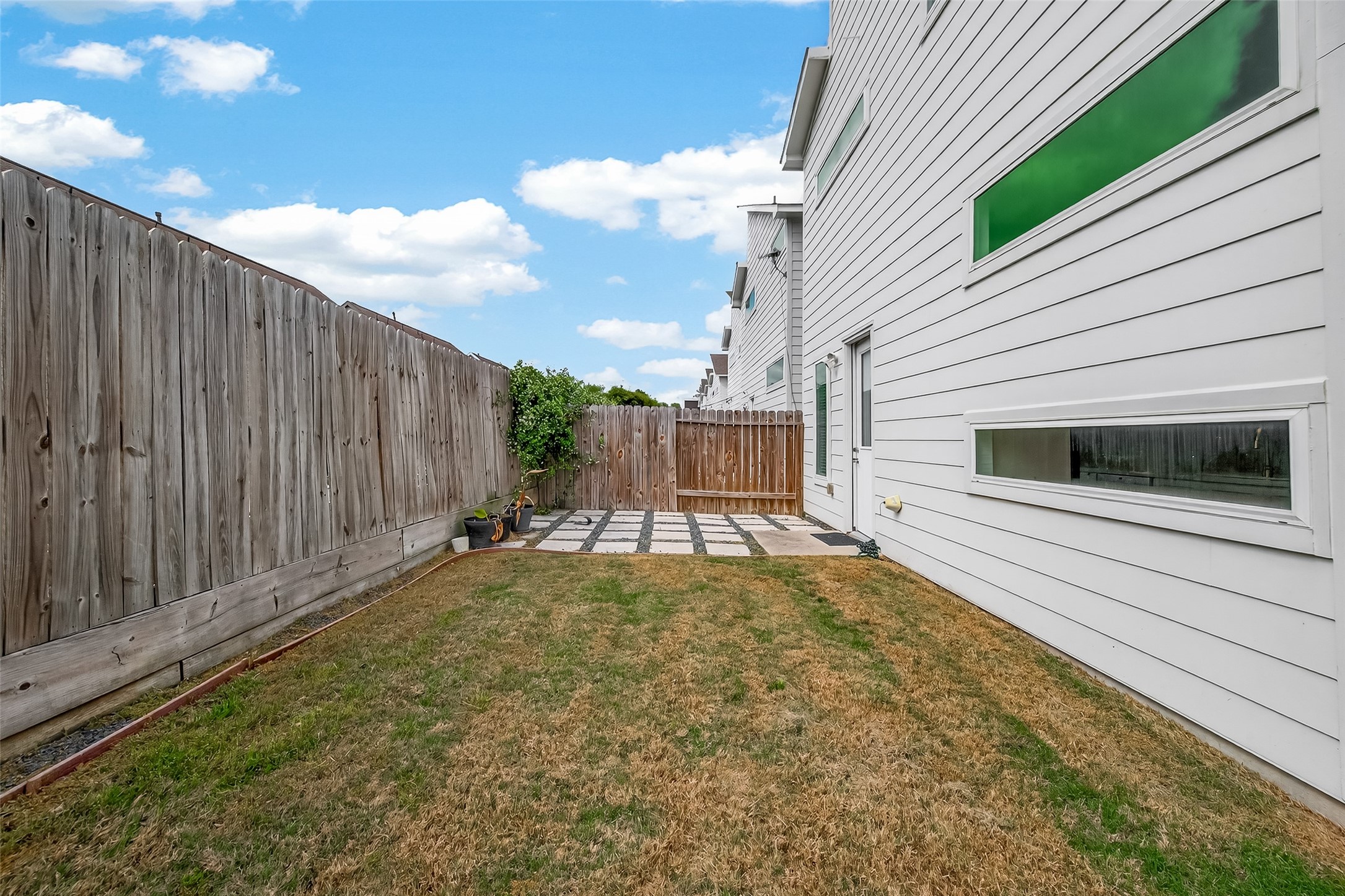 5505 Robusto Place Houston, TX 77091 - Photo 43 of 49 a backyard of a house