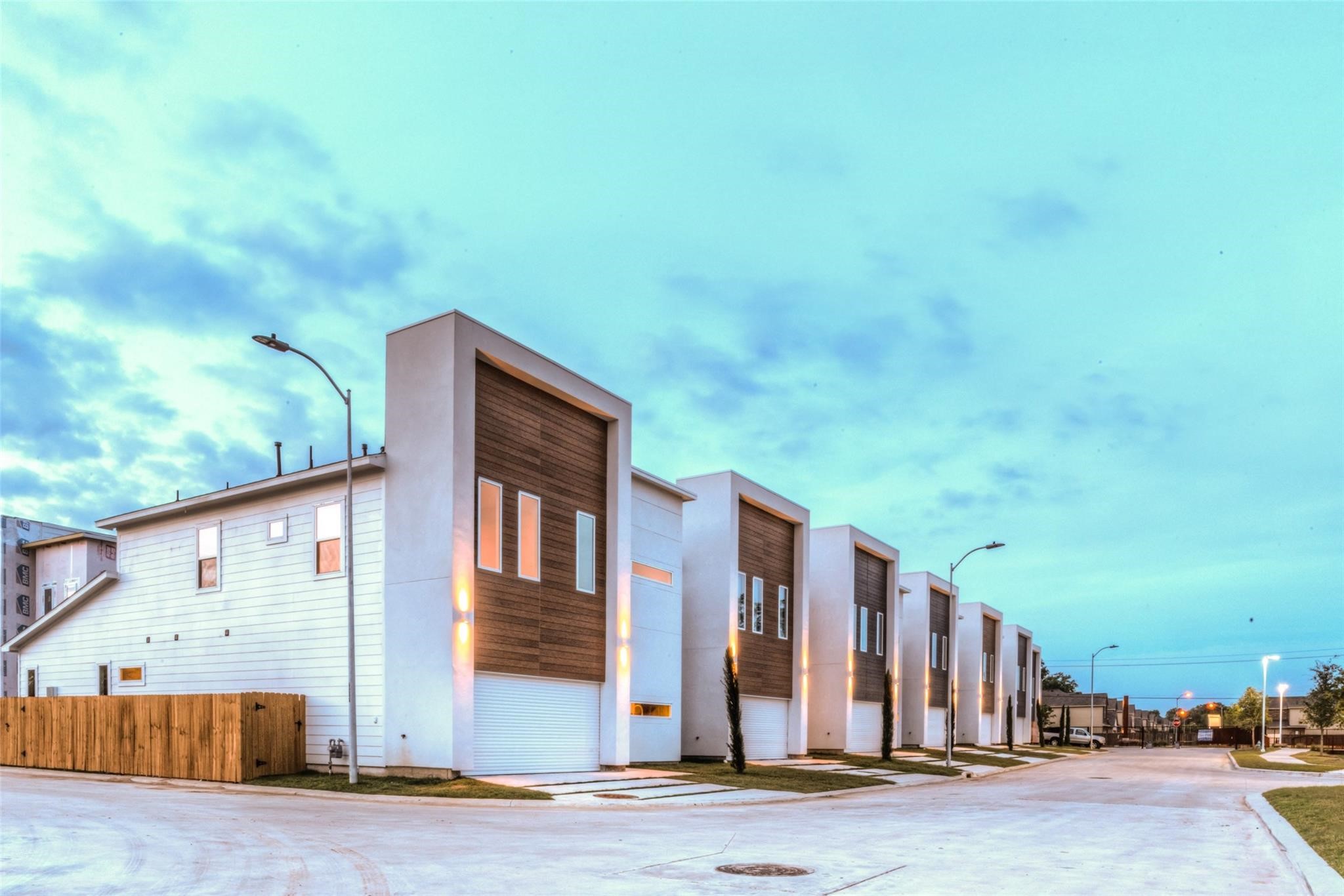 5505 Robusto Place Houston, TX 77091 - Photo 45 of 49 a backyard of a house