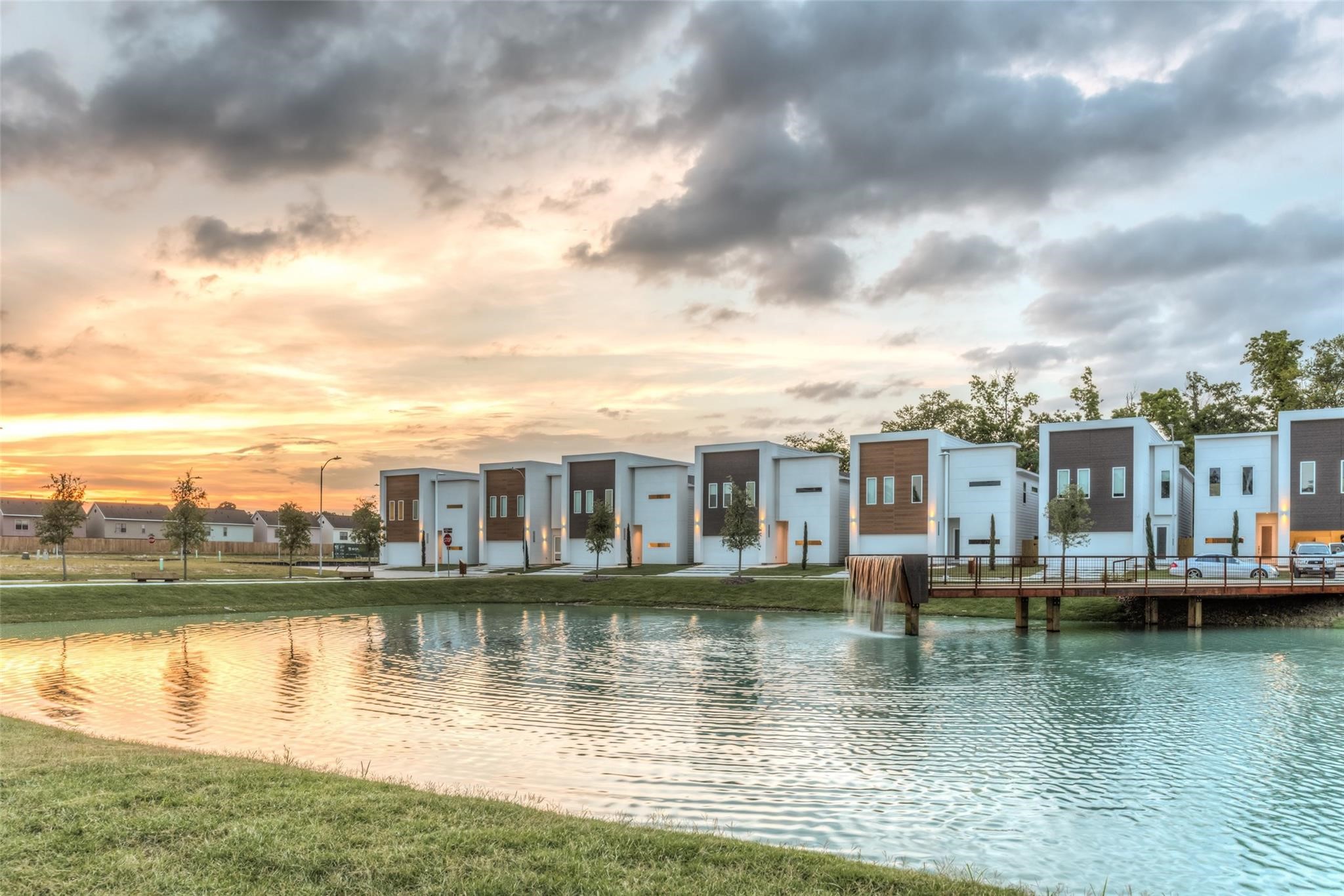 5505 Robusto Place Houston, TX 77091 - Photo 46 of 49 a view of a lake with buildings