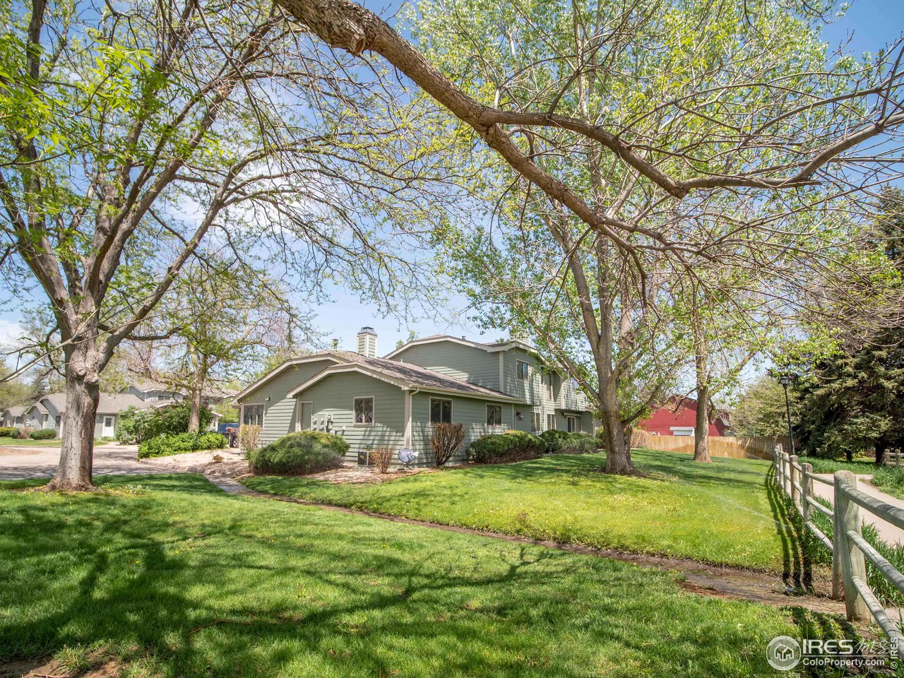 931 East Prospect Road, Unit A Fort Collins, CO 80525 - Photo 16 of 18 Mature Landscaping