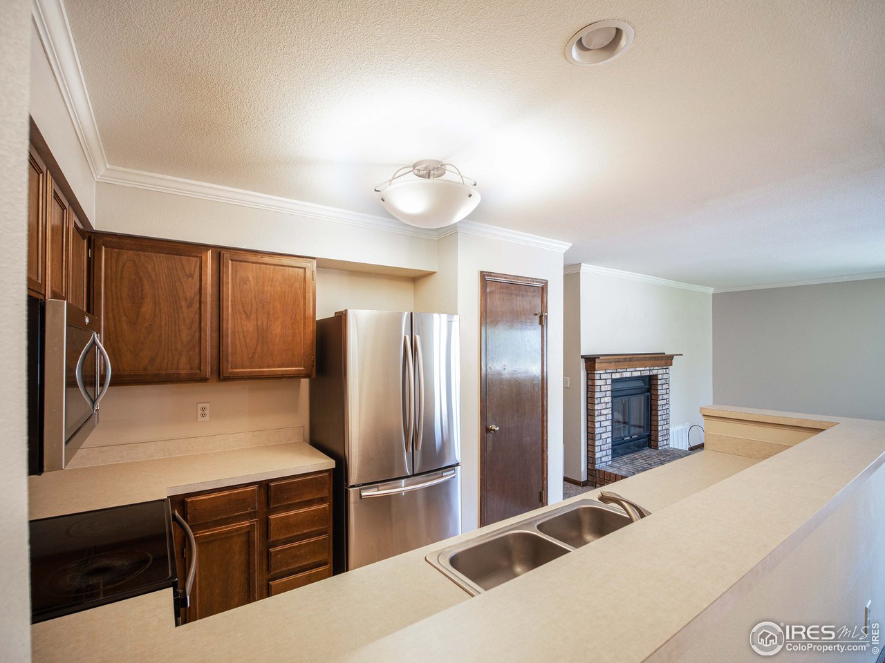 931 East Prospect Road, Unit A Fort Collins, CO 80525 - Photo 3 of 18 Stainless Appliances