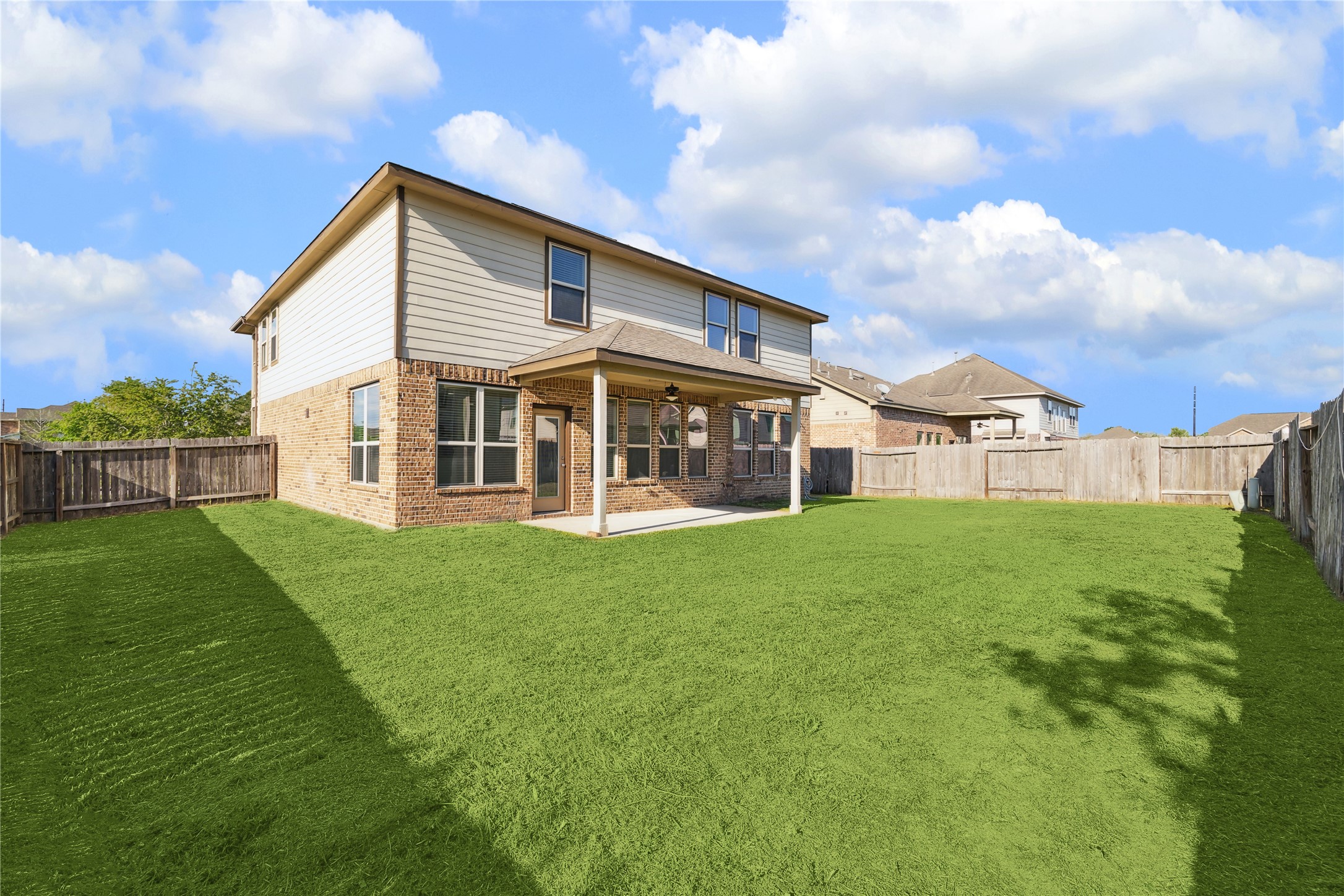 13108 Summit Harvest Lane Rosharon, TX 77583 - Photo 10 of 11 a view of a house with backyard and garden