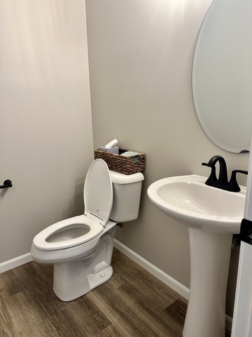 1323 Sioux Turn Kankakee, IL 60901 - Photo 7 of 15 a bathroom with a toilet and a sink