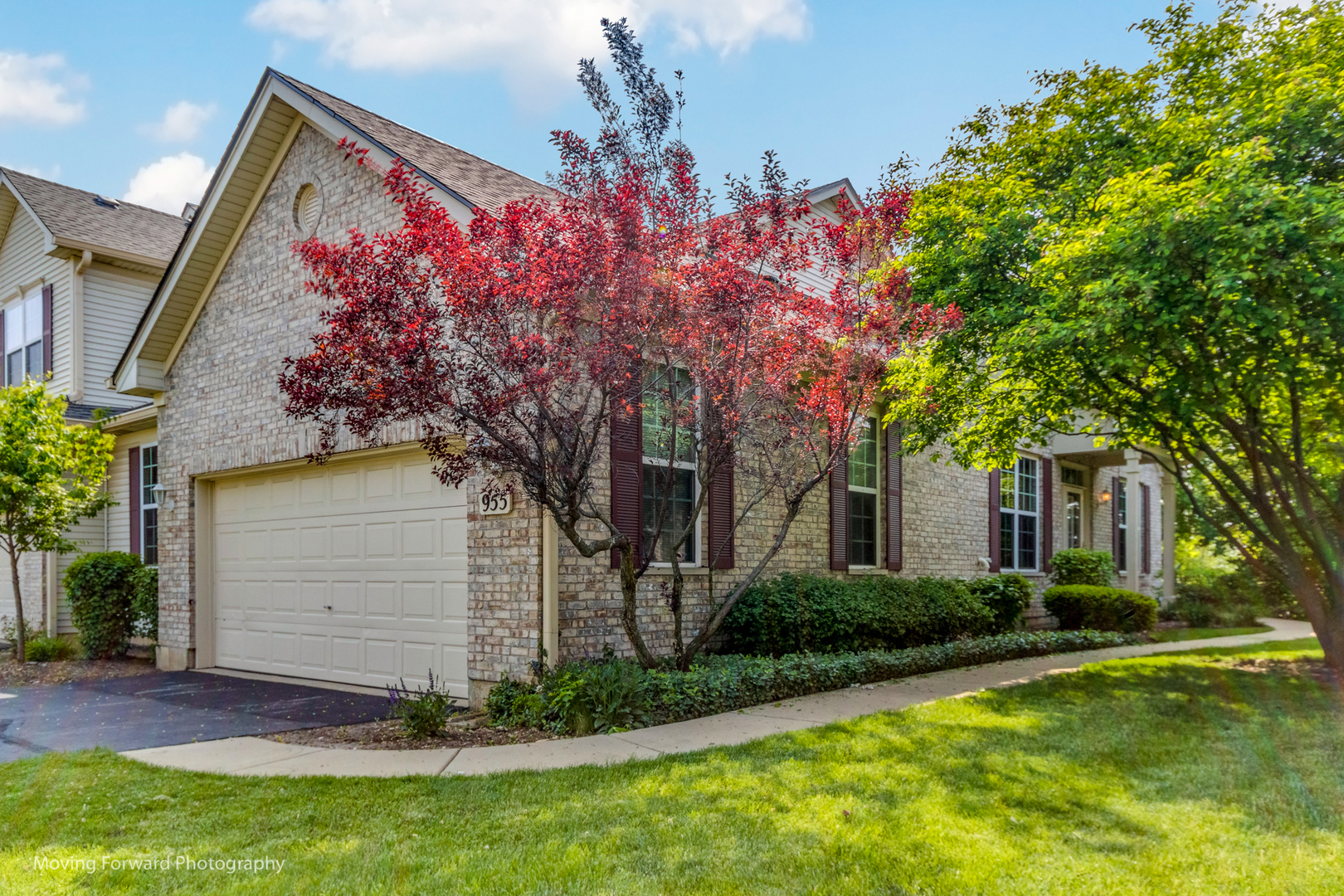 955 Oak Ridge Boulevard Elgin, IL 60120 - Photo 1 of 47 Gallery Image 1