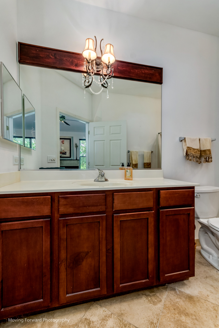 955 Oak Ridge Boulevard Elgin, IL 60120 - Photo 20 of 47 Gallery Image 20